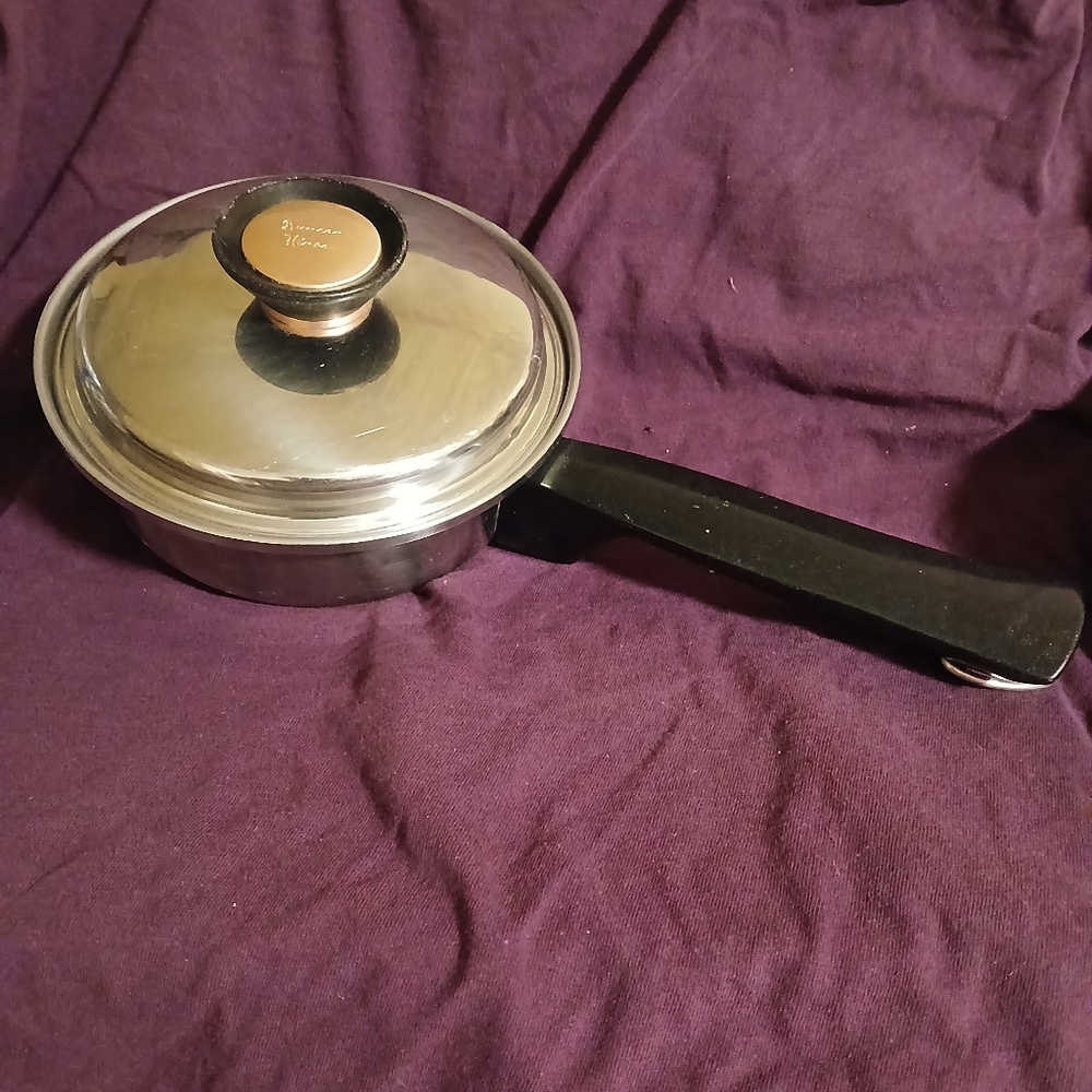 Vtg Duncan Hines 3 ply 18-8 sauce pan with hanging hoop (123024C)